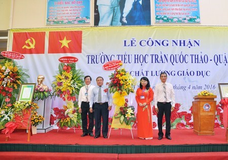  Một số hình ảnh lễ đón nhận giấy chứng nhận kiểm định chất lượng giáo dục năm học 2015 - 2016